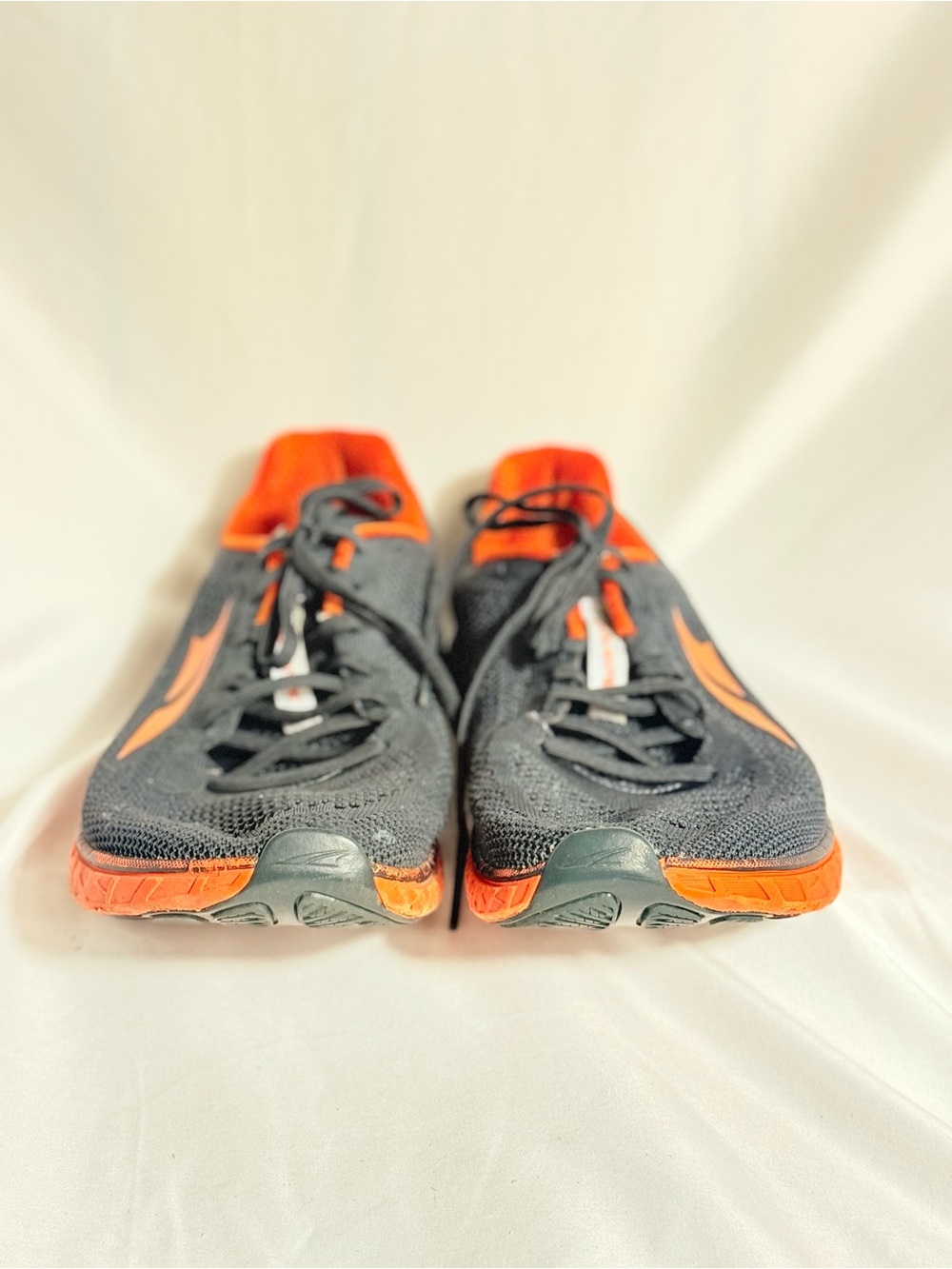 Altra Escalante Black size 11 Running Shoe Red Accent Orange to Purple Gradient - Picture 9 of 13